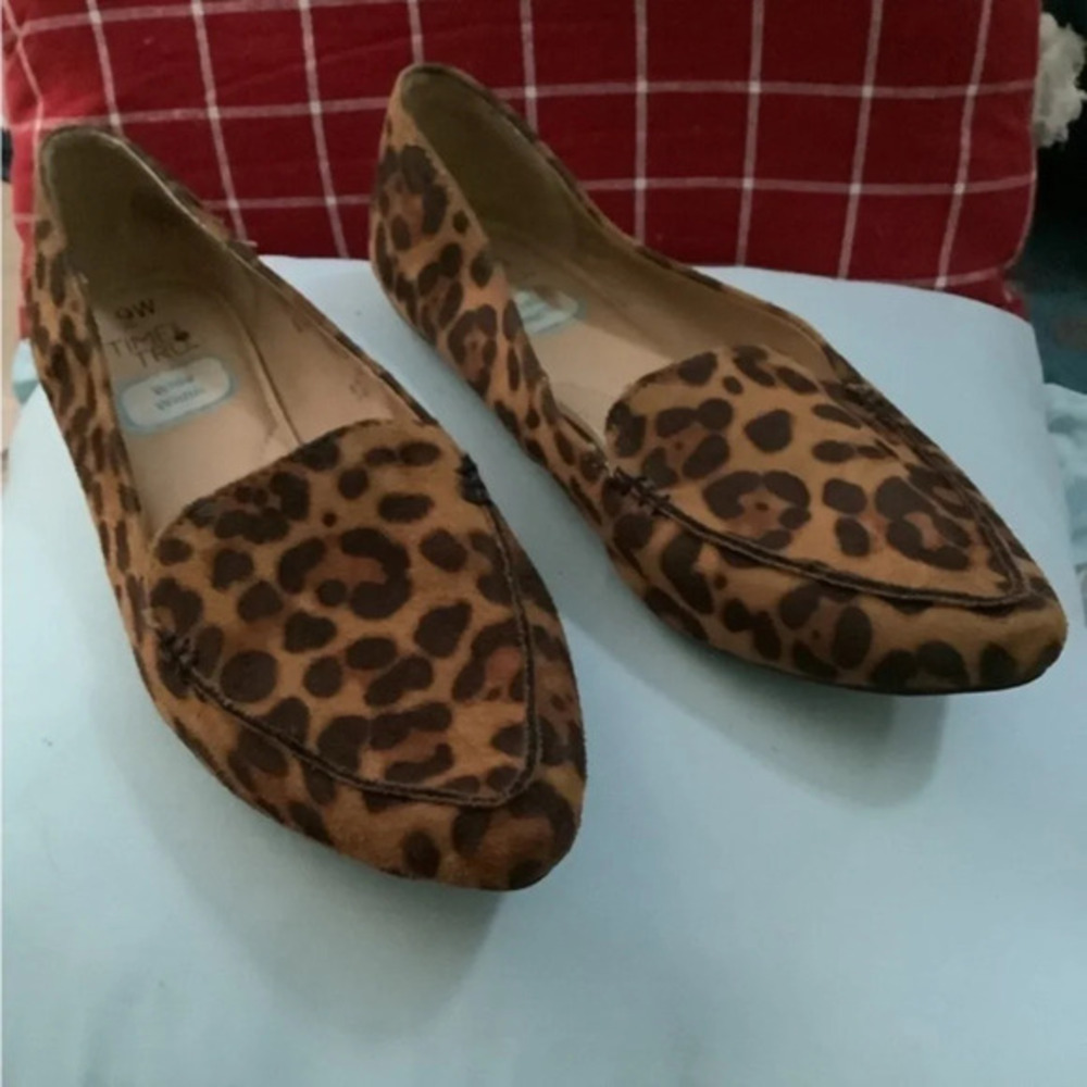 CHEETAH ~ MEMORY FOAM~FLATS/ LOAFERS~9W